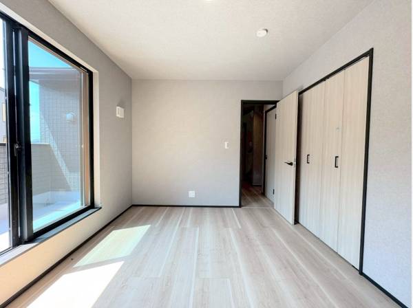 日が良く入るあたたかなお部屋、WICもございます