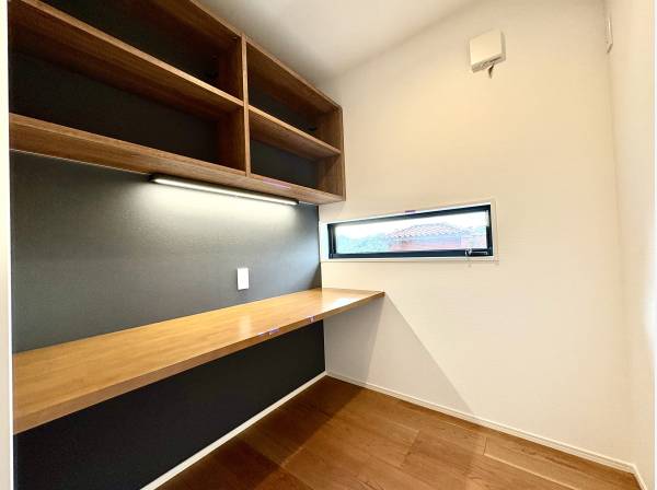 2階には2帖の書斎付き