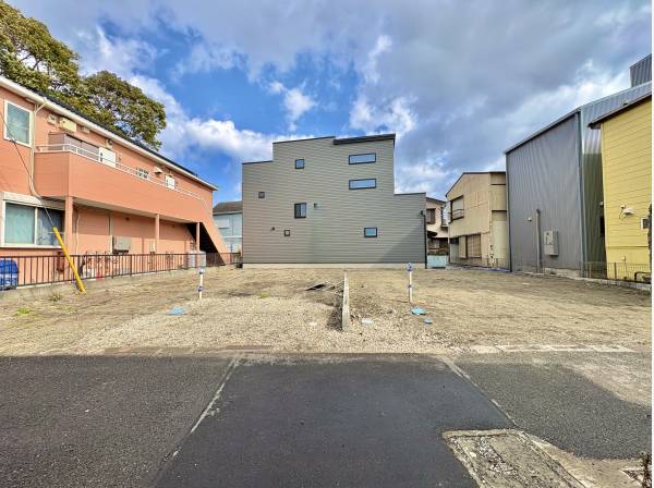 しっかりと陽当りを確保しております