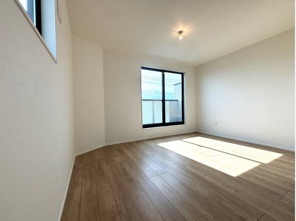 洋室は全部で4部屋ございます！