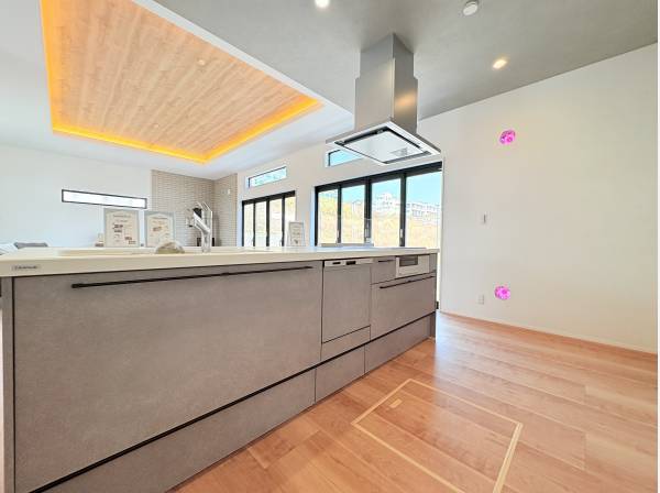 アイランドキッチン（IH）