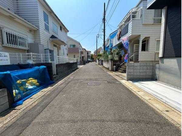 前面道路は約4.7m御座います