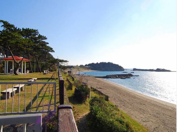 葉山公園まで（約５００M)徒歩７分
