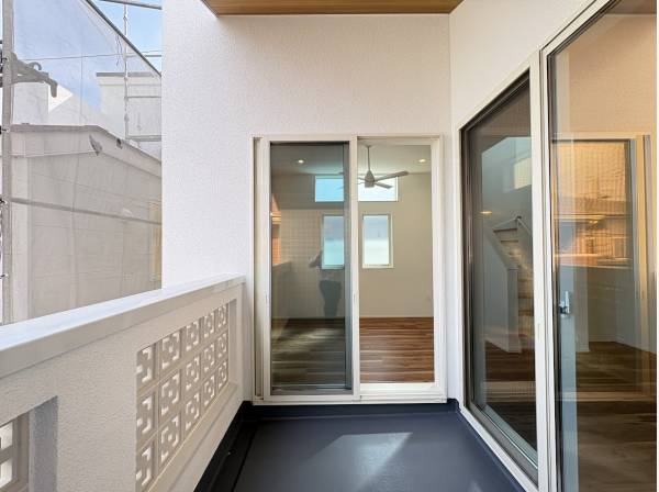 バルコニーも広いです