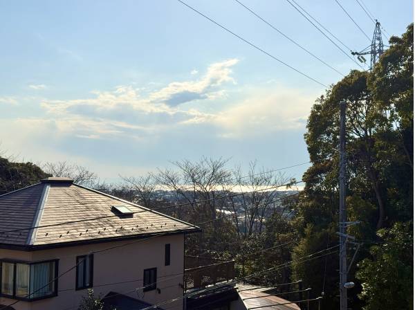 2階バルコニーから海も見えました！