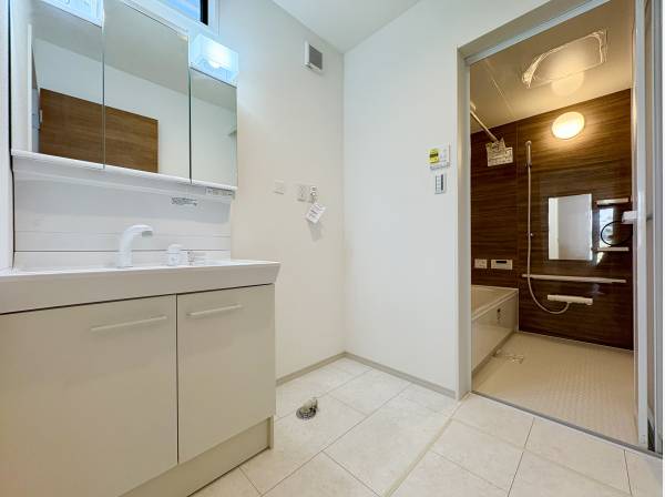 パウダールーム・バスルーム