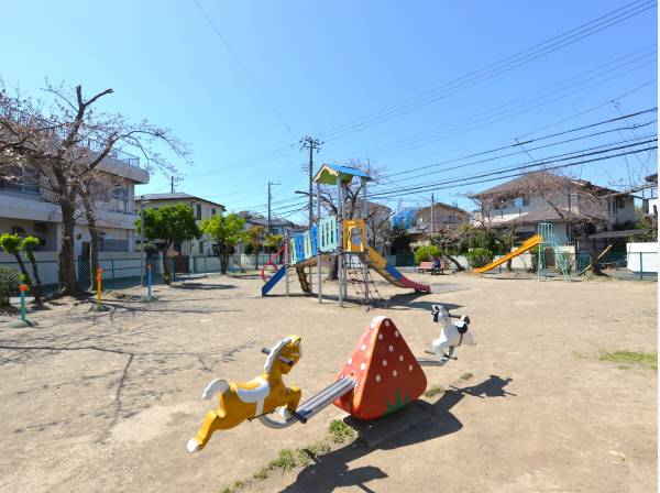 富士見児童遊園まで徒歩2分（約130m）
