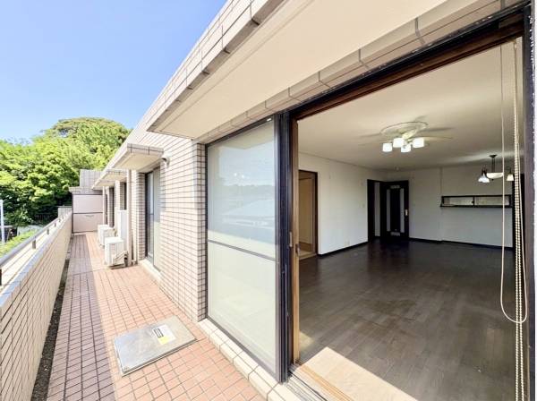 角部屋特有のワイドバルコニー！