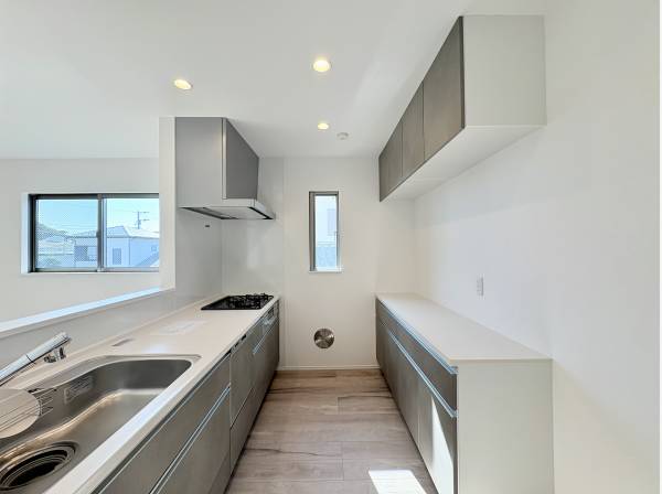 収納性のあるキッチンスペース