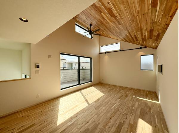 数字以上の広さを感じる、18.9帖のLDKスペース！