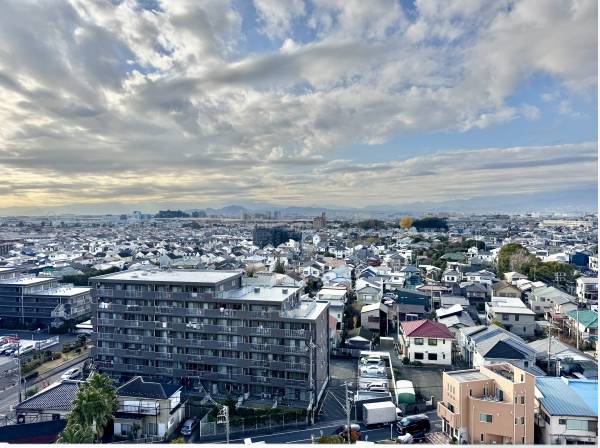 11階から望む空と湘南の街並みパノラマ（天候によって富士山を望みます）