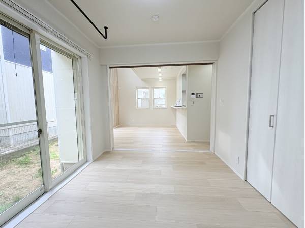 洋室も繋げると約17帖のLDKに！