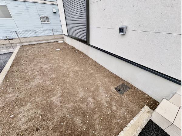 家庭菜園スペースがあります！泥ネギでも植えようかしら？