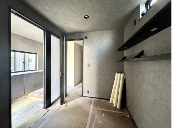 インナーガレージとして使えるアウトドアルーム