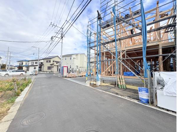 前面道路も広く駐車もしやすいです！