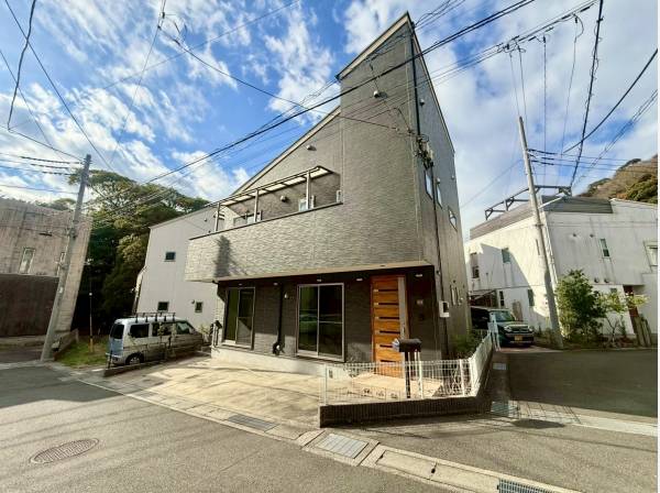 角地で開放感のある現地！