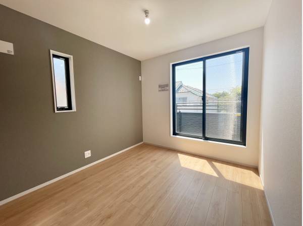 2面採光の洋室は全4部屋ございます