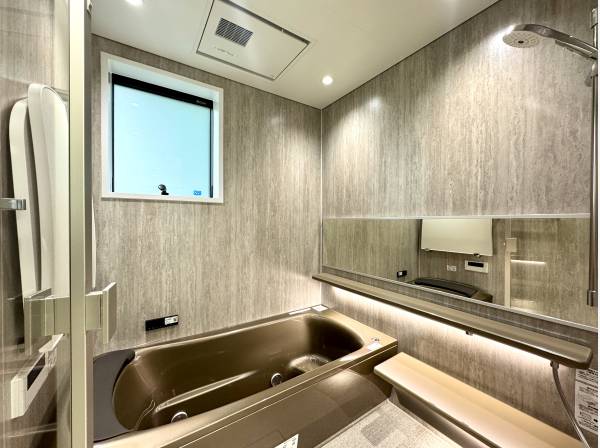 高級感漂うバスルームは新規交換済です