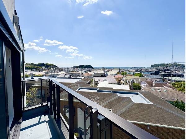 バルコニーは陽当たり、風通し良好！
