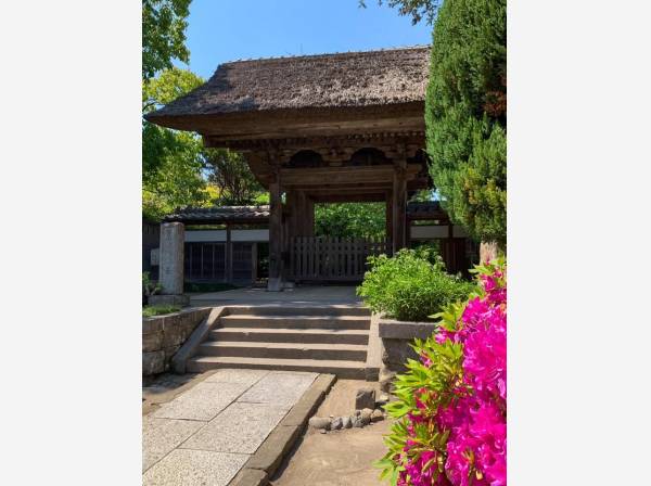 極楽寺まで徒歩10分（約750m）