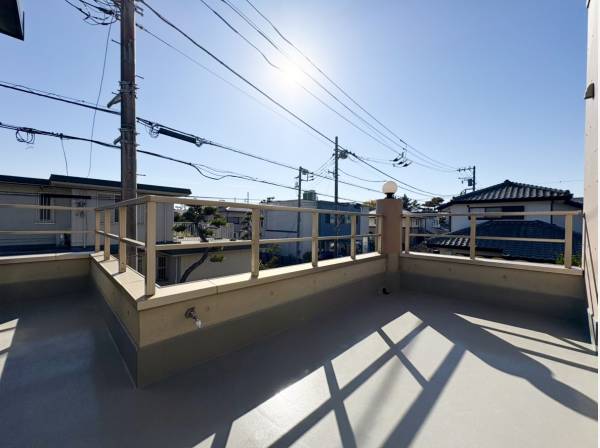 南向きで陽当たり良好なゆとりある広さのバルコニー