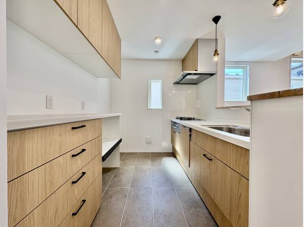 キッチンの収納も広くて料理もはかどりそうです。