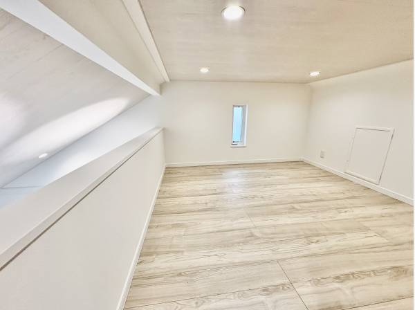 リビングの上にはロフトがあります！