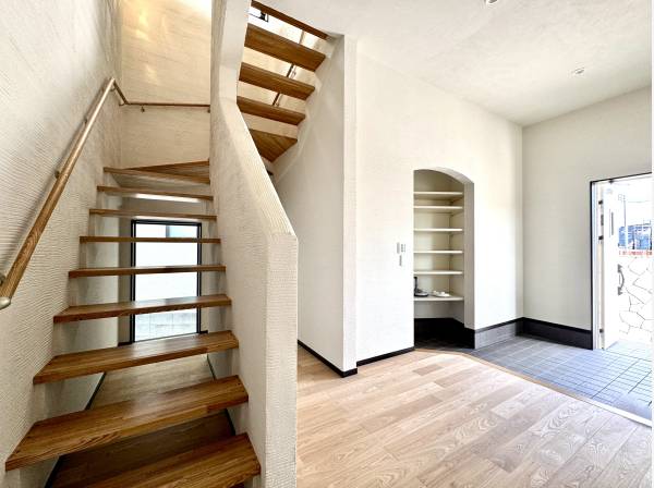 優雅な玄関ホール