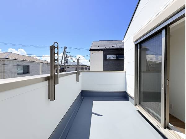 南向きバルコニーは日当り良好