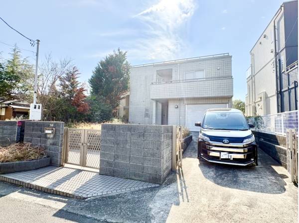 愛車を守るガレージ付き