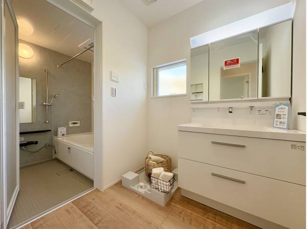 パウダールーム・バスルーム