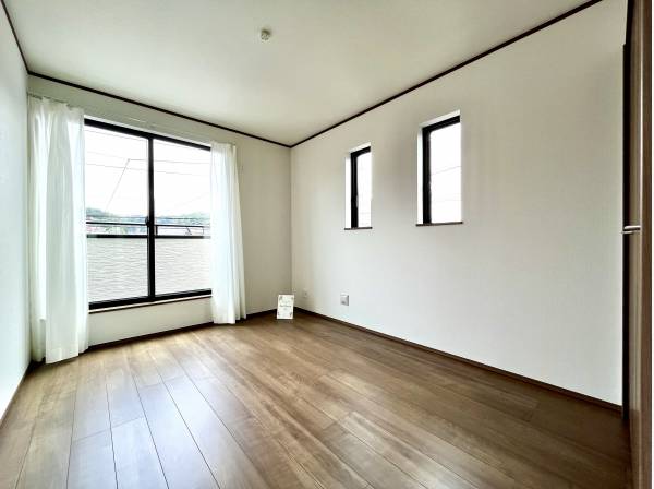 洋室は４部屋ございます。
