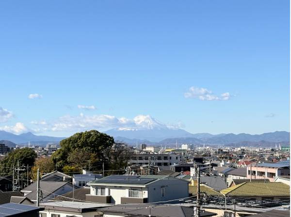 テラスから富士山がはっきりと見えます