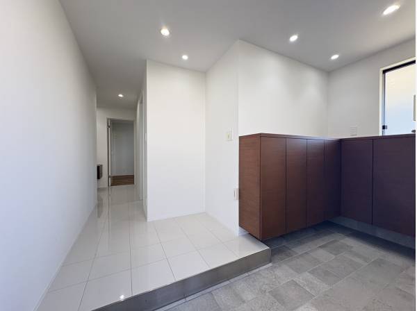 広い玄関ホール