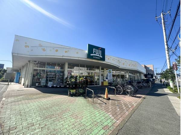 FUJI松が丘店まで徒歩8分（約600m）