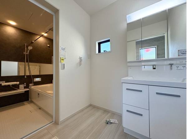 日の支度が気持ちよく始まる爽やかなパウダールーム