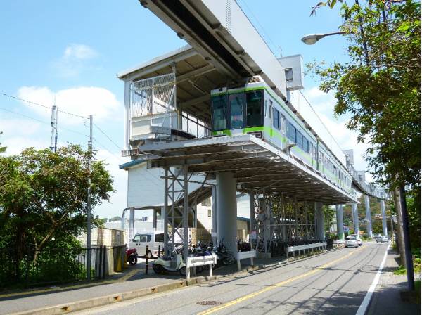 湘南モノレール「湘南町屋駅」徒歩４分