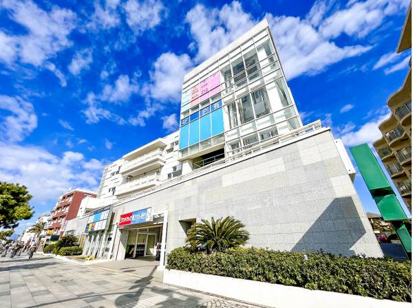 odakyu OXまで徒歩5分（約350m）