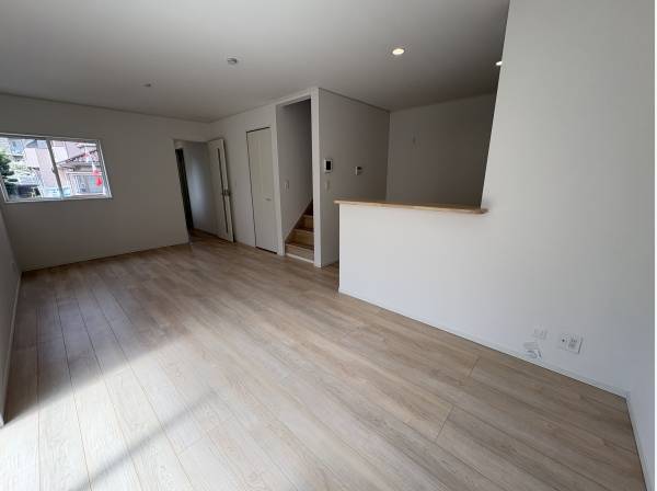 キッチンはカウンターキッチンです。