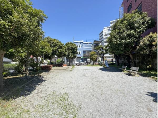 1号棟向かいにある洲鼻南公園