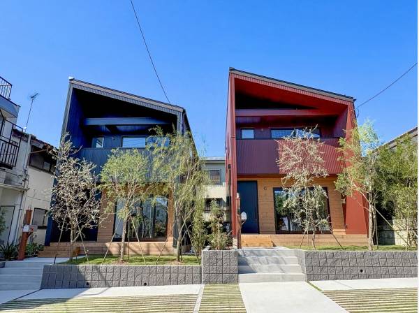 並列2台分のカースペースを完備しています