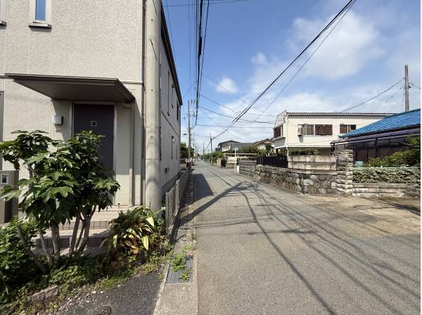 周辺は落ち着いた雰囲気の第一種住居地域　入居需要が見込める環境です
