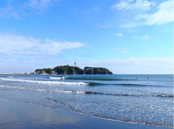 片瀬海岸西浜まで1200m