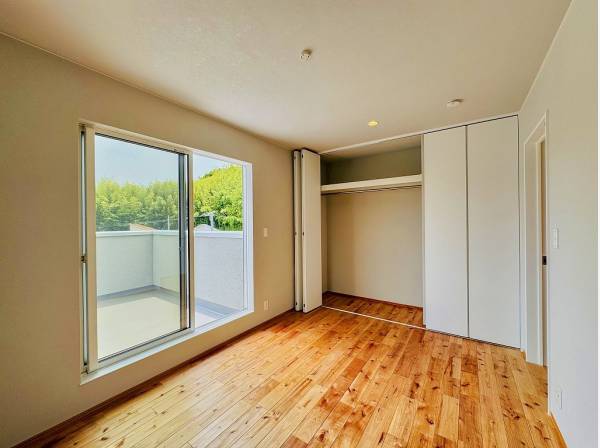こちらは独立した1部屋。