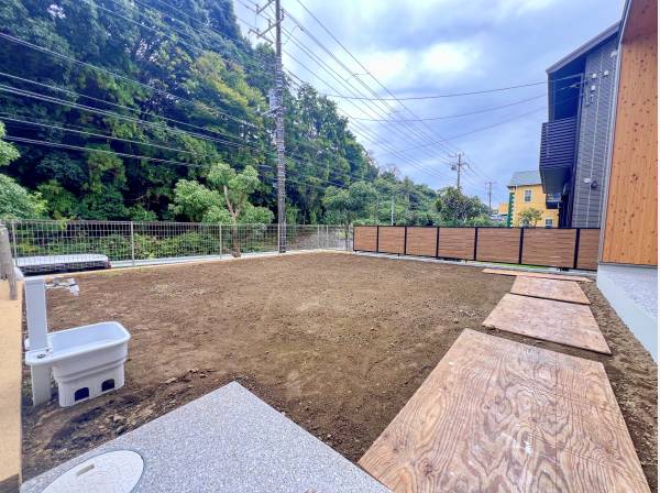 自分好みにお庭も素敵に彩って下さい