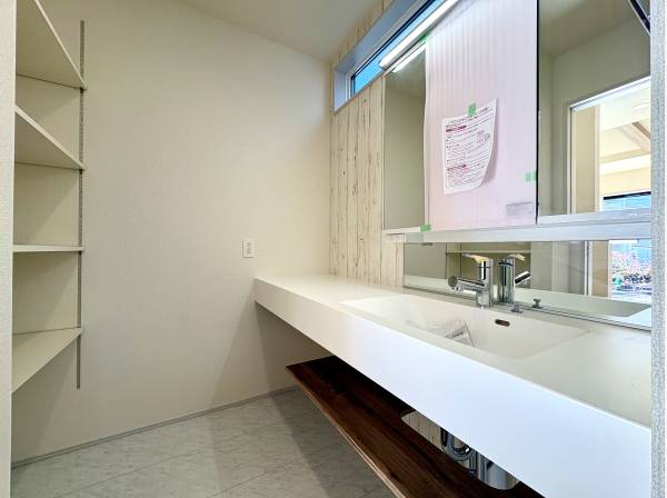 パウダールーム