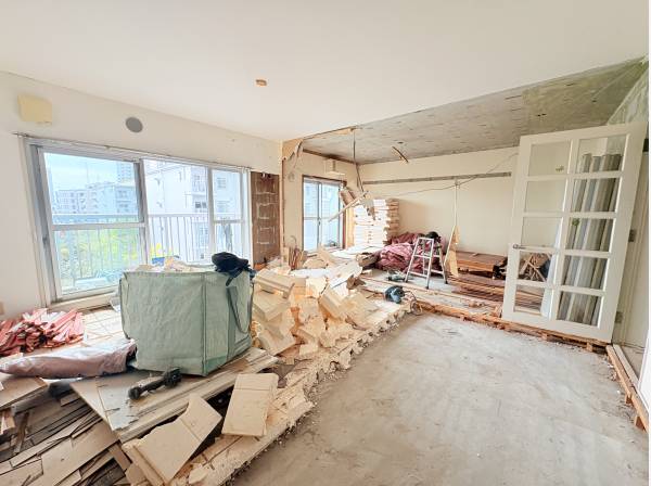 LDK約16.2帖、洋室約6.1帖