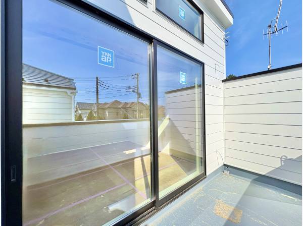 バルコニーも十分な広さがあります