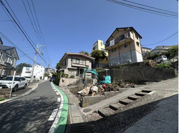 道も広く明るい立地