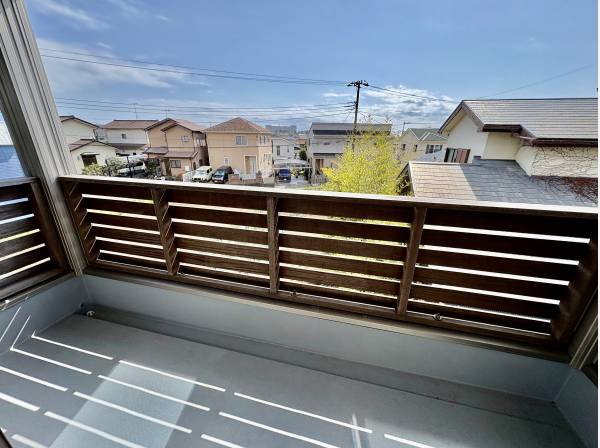 2階のベランダも広く、見晴らしも日当たりもgood！